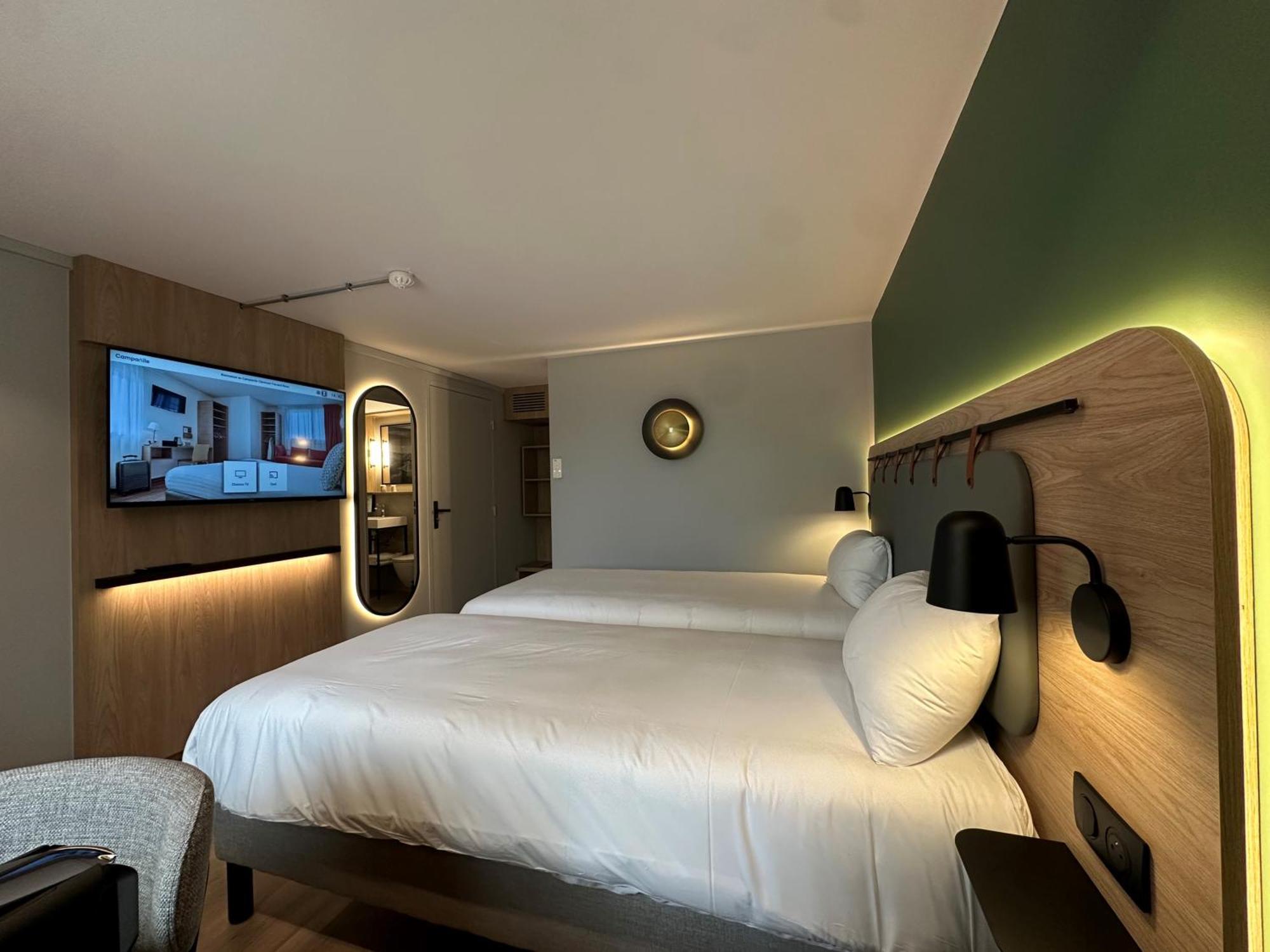 Hotel Campanile Clermont-Ferrand ~ Riom Zewnętrze zdjęcie